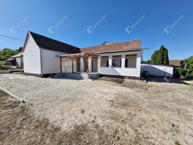 Eladó családi ház, Eszteregnyén 39.9 M Ft, 4 szobás