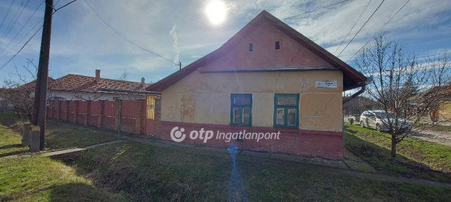 Eladó családi ház, Kunszentmártonban 6.499 M Ft, 1+1 szobás