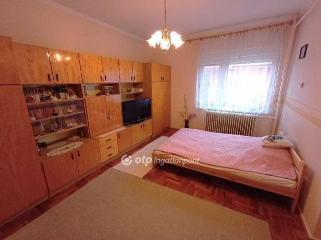 Eladó családi ház, Csongrádon 29.5 M Ft, 2 szobás