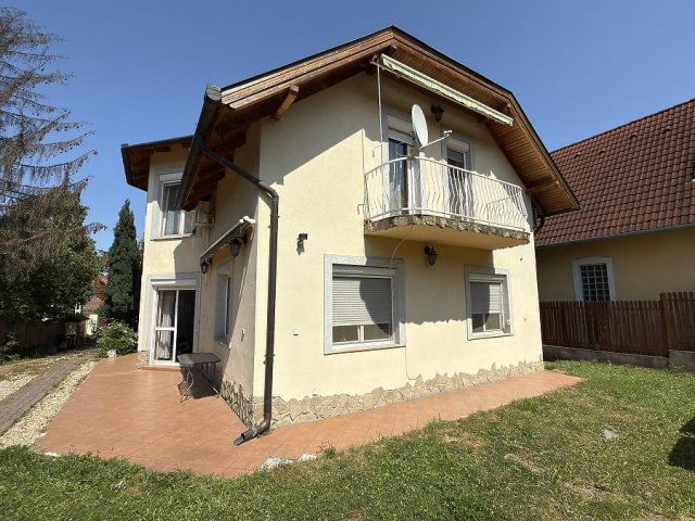 Eladó téglalakás, Szentendrén 88.9 M Ft, 3 szobás