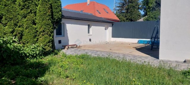 Eladó családi ház, Budapesten, XVI. kerületben, János utcában
