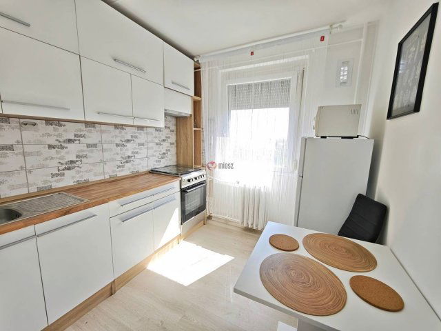 Kiadó panellakás, albérlet, Szegeden, Kossuth Lajos sugárúton
