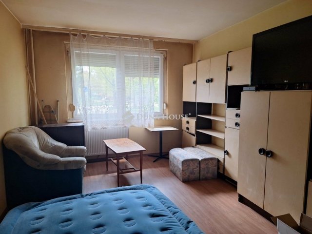 Eladó panellakás, Budapesten, X. kerületben 57.5 M Ft, 2 szobás