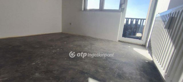 Eladó téglalakás, Békéscsabán 43 M Ft, 5 szobás