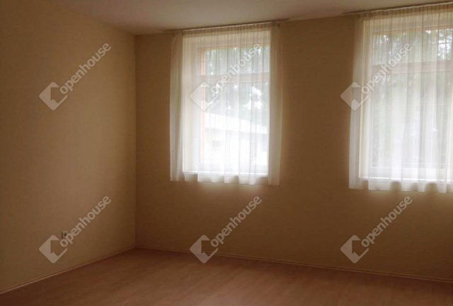 Kiadó iroda, Debrecenben 100 E Ft / hó, 1 szobás