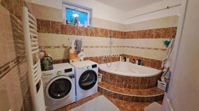 Eladó ikerház, Üllőn 125 M Ft, 5 szobás / költözzbe.hu