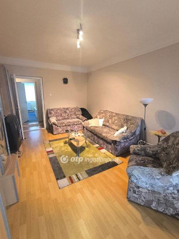 Eladó panellakás, Salgótarjánban 8.5 M Ft, 2 szobás