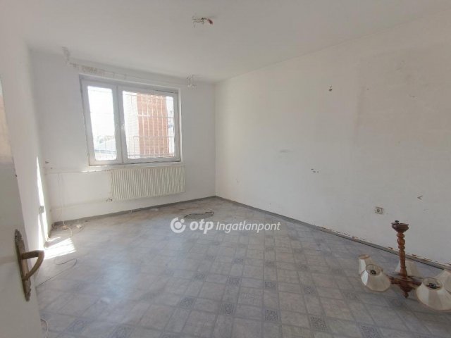 Eladó téglalakás, Kisvárdán 45 M Ft, 3+2 szobás