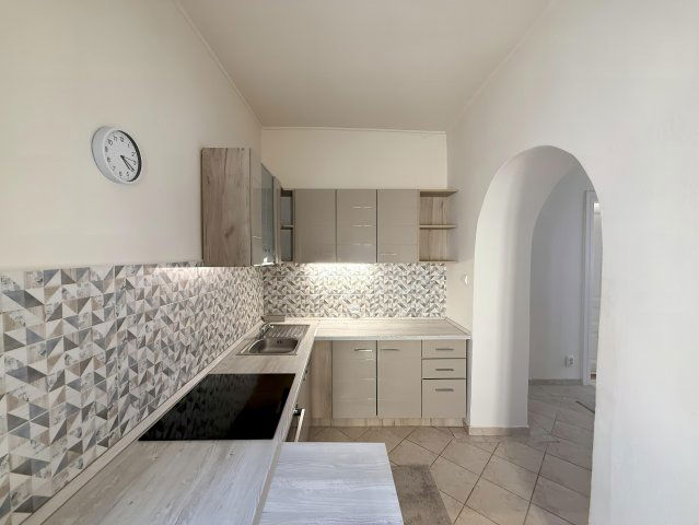 Kiadó téglalakás, albérlet, Pécsett 220 E Ft / hó, 1+1 szobás