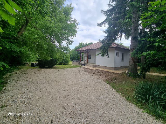 Eladó családi ház, Balatonakarattyán 139 M Ft, 3 szobás