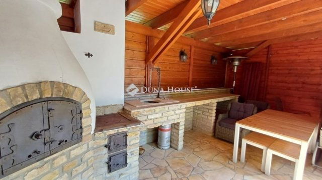 Eladó családi ház, Budajenőn 198 M Ft, 5 szobás