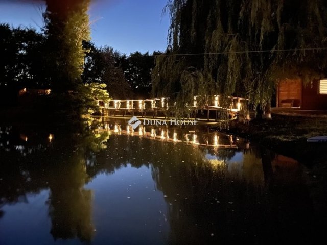 Eladó hotel, Kiskunmajsán 120 M Ft, 3 szobás