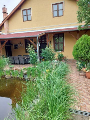 Eladó családi ház, Tóalmáson 107 M Ft, 4 szobás