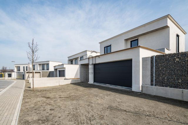 Eladó ikerház, Mogyoródon 167.3 M Ft, 5 szobás