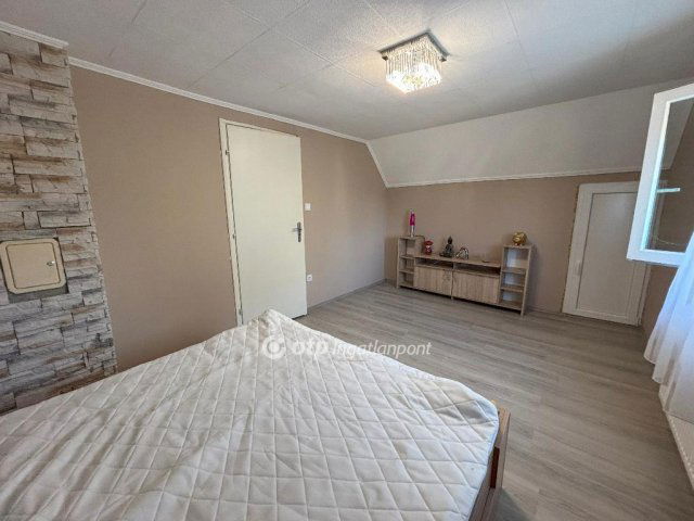 Eladó családi ház, Ádándon 59 M Ft, 5 szobás