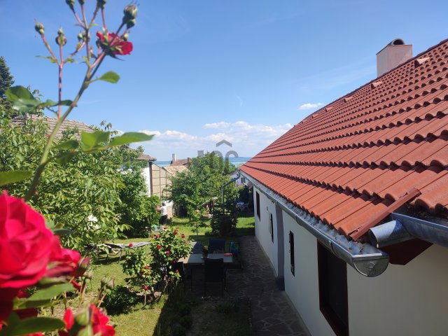 Eladó nyaraló, Balatonszepezden 139.9 M Ft, 4 szobás