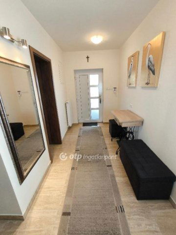 Eladó családi ház, Solymáron 281 M Ft, 6 szobás