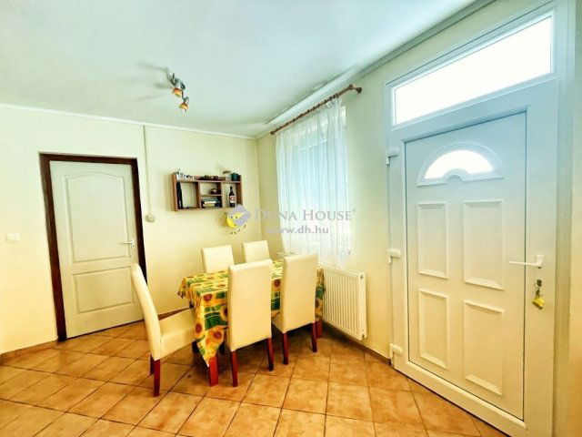 Eladó családi ház, Szűrön 32 M Ft, 4 szobás