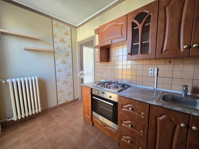 Kiadó panellakás, albérlet, Pécsett 150 E Ft / hó, 2 szobás