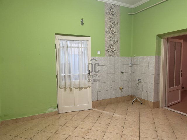 Eladó családi ház, Hajdúböszörményen 42 M Ft, 3 szobás