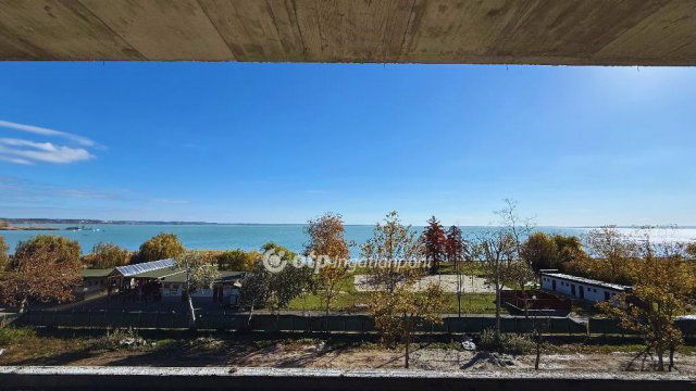 Eladó téglalakás, Balatonalmádiban 381 M Ft, 3 szobás