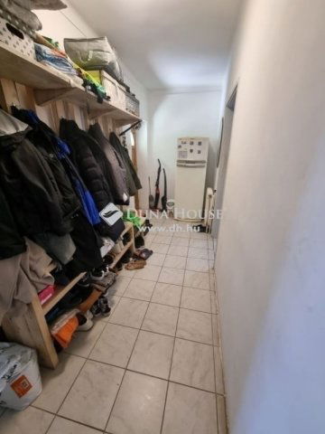 Eladó családi ház, Szigetszentmiklóson 104.9 M Ft, 5 szobás