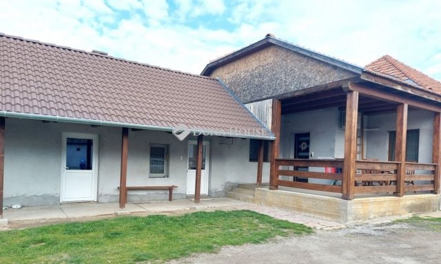 Eladó családi ház, Izsákon 44.99 M Ft, 3 szobás