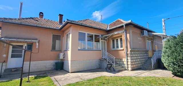 Eladó családi ház, Gyulán 49.9 M Ft, 3+1 szobás