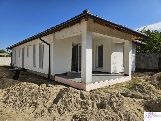 Eladó családi ház, Sződön 114 M Ft, 4 szobás