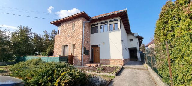 Eladó téglalakás, Zsámbékon 86.9 M Ft, 3 szobás