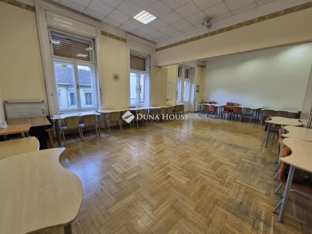 Eladó téglalakás, Budapesten, II. kerületben 172 M Ft, 4 szobás