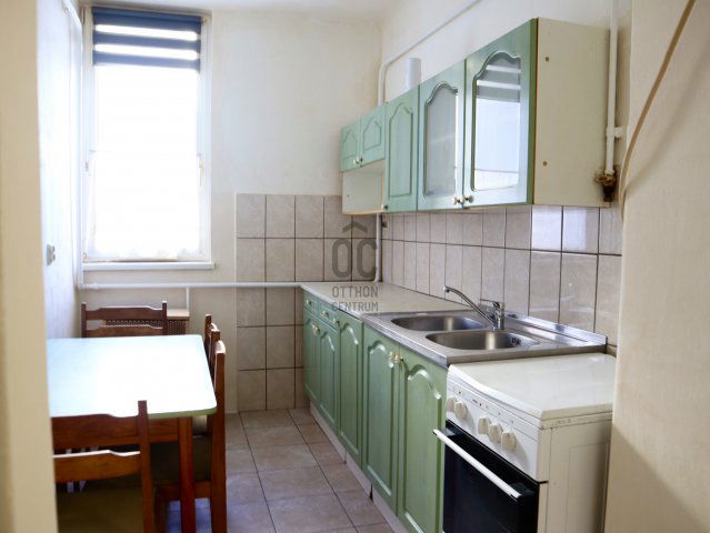 Eladó téglalakás, Kőszegen 42 M Ft, 3 szobás