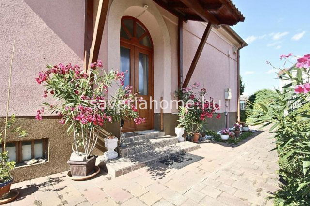 Eladó családi ház, Szombathelyen 82.5 M Ft, 2 szobás