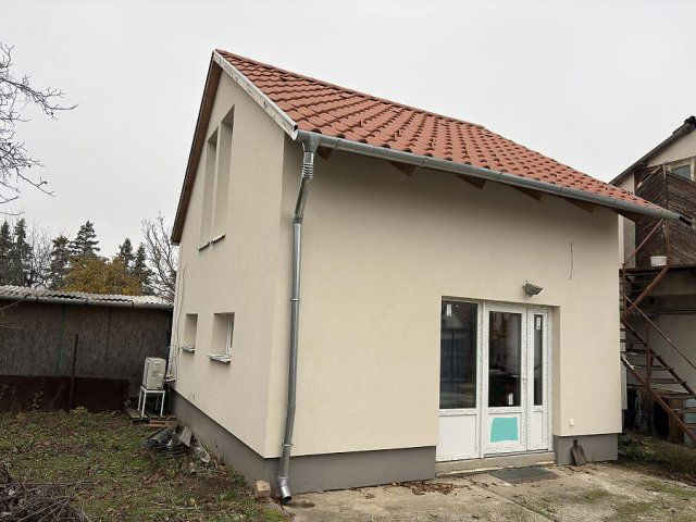 Eladó ikerház, Budakalászon 54.9 M Ft, 2 szobás