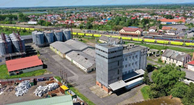 Eladó családi ház, Kisvárdán 993.075 M Ft