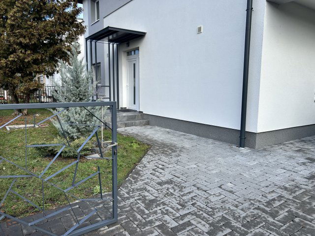 Eladó családi ház, Hévízen 119.9 M Ft, 4 szobás