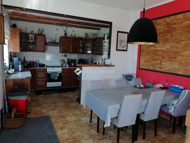 Eladó családi ház, Dabason 98 M Ft, 6 szobás
