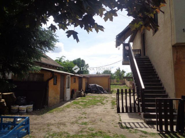 Eladó családi ház, Székesfehérvárott 87 M Ft, 8 szobás