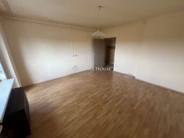 Eladó téglalakás, Szigetszentmiklóson 49.9 M Ft, 2 szobás