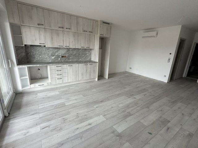 Eladó téglalakás, Várpalotán 52.7 M Ft, 2 szobás