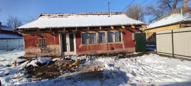 Eladó családi ház, Jászberényben 18.5 M Ft, 2 szobás