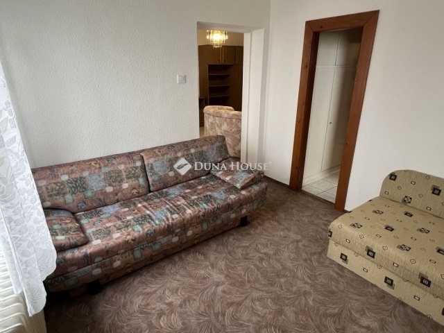 Eladó téglalakás, Dunaújvárosban 32.5 M Ft, 2 szobás