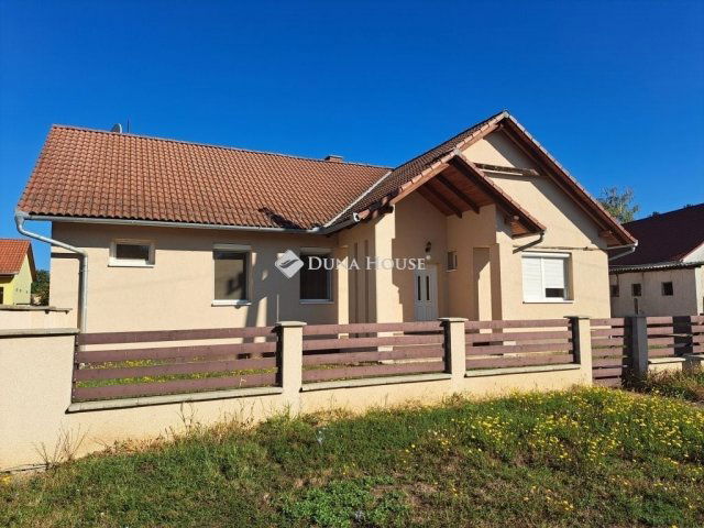 Kiadó családi ház, albérlet, Baksán 380 E Ft / hó, 5 szobás