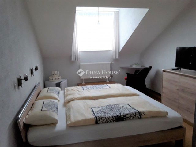 Eladó családi ház, Dunaszekcsőn 76.76 M Ft, 3 szobás