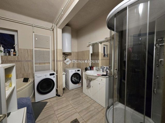 Eladó ikerház, Dunaharasztin 149.9 M Ft, 7 szobás