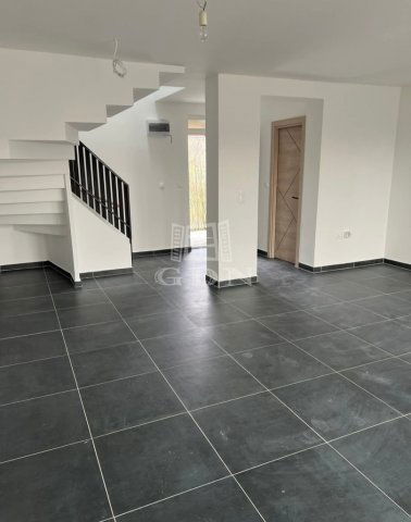 Eladó téglalakás, Balatonfűzfőn 69 M Ft, 3 szobás