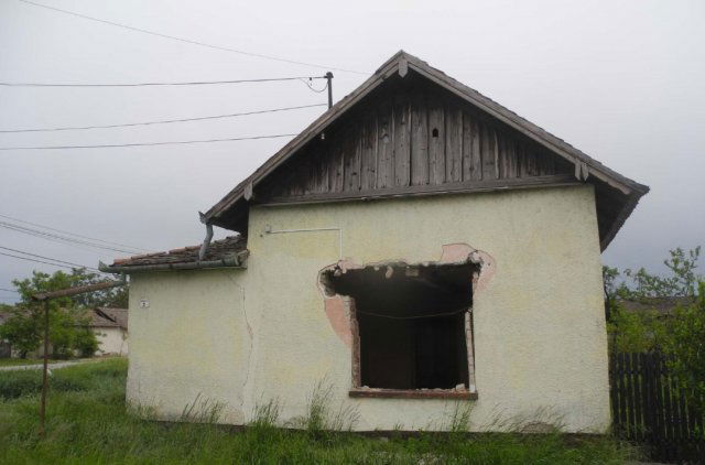 Eladó családi ház, Karcagon 5.9 M Ft, 1+1 szobás