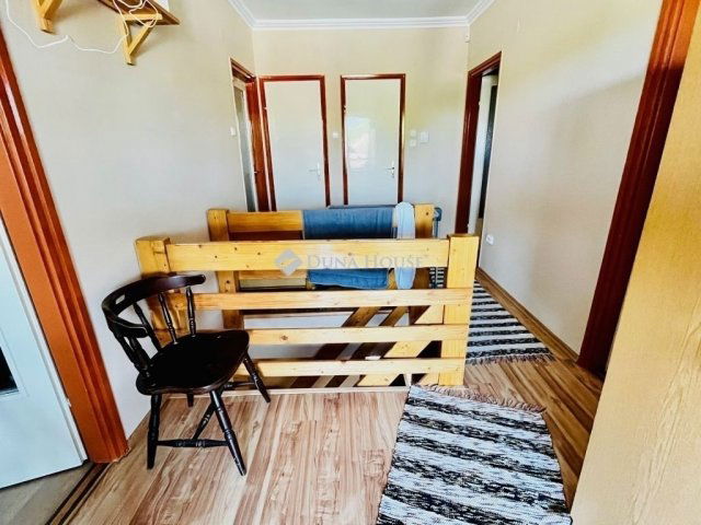 Eladó családi ház, Gárdonyban 99.9 M Ft, 6 szobás