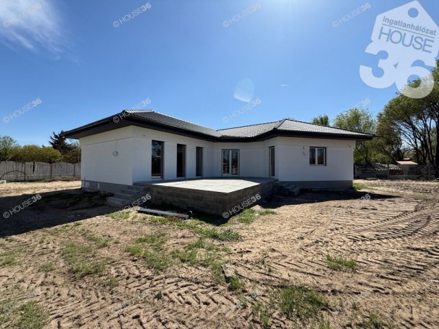 Eladó családi ház, Kecskeméten 129.9 M Ft, 4 szobás