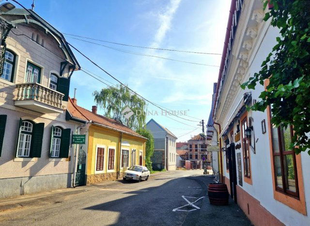 Eladó téglalakás, Keszthelyen 49 M Ft, 2 szobás